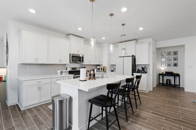 Building Photo - 203 Stinchcomb Rd