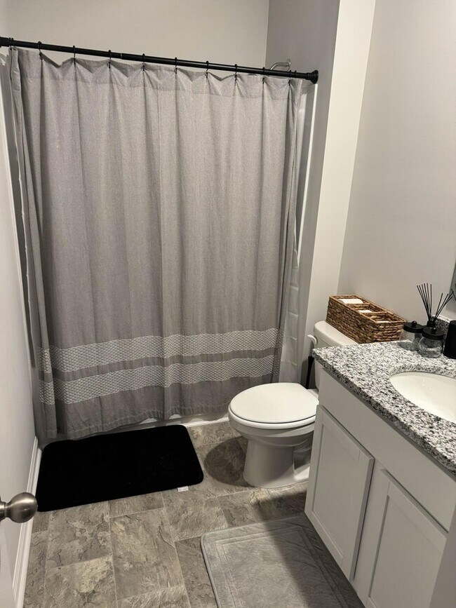 Building Photo - Kentbury Court