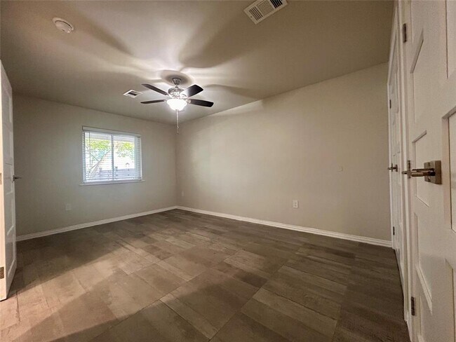 Building Photo - 8924 Trone Cir