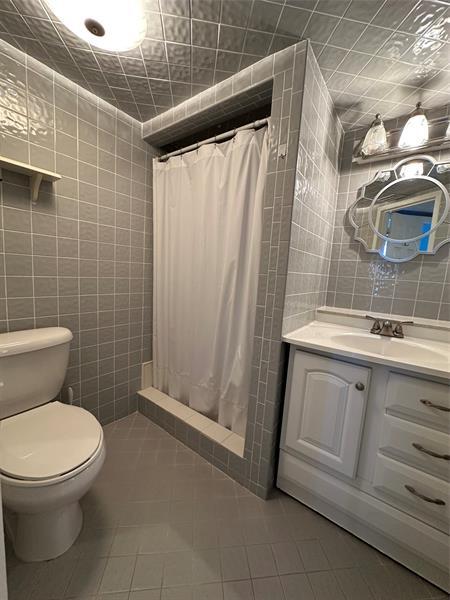 Building Photo - 5300 NE 24th Terrace