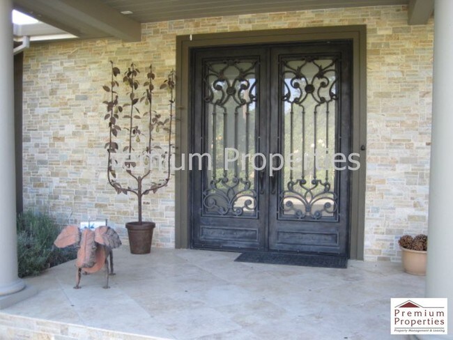 Building Photo - 760 N Gate Rd