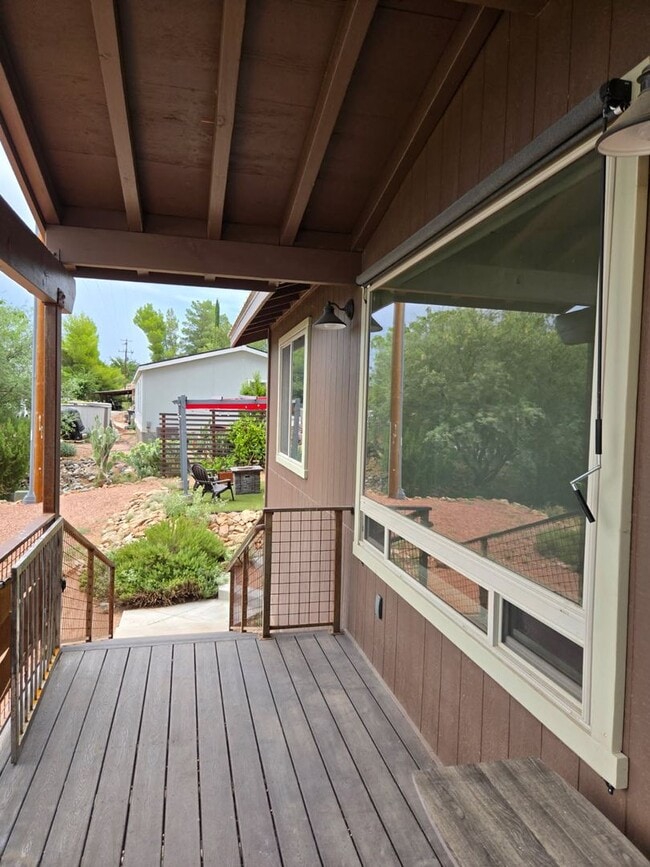 Building Photo - 2 Bed 1 Bath Solar Home In Rimrock Contact...