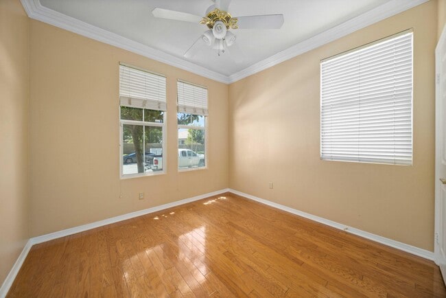 Building Photo - 3121 Club Rancho Dr