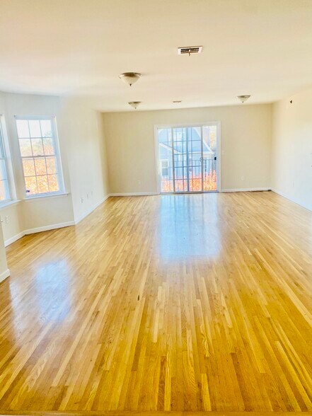 Building Photo - 28 Triton Ter