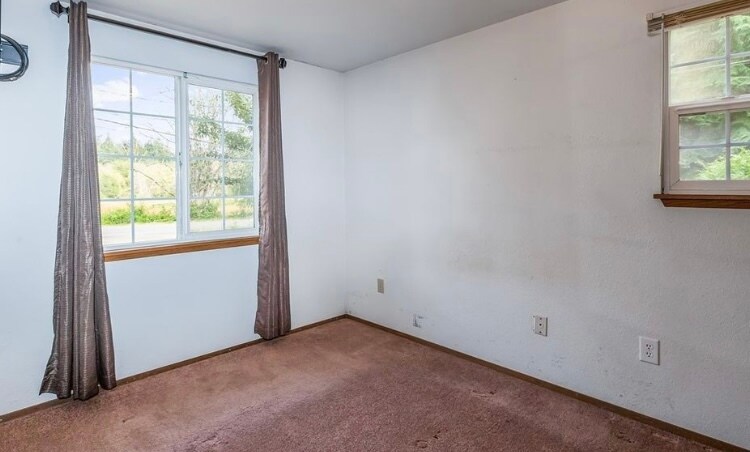 Bedroom - 2058 Long Lake Rd SE