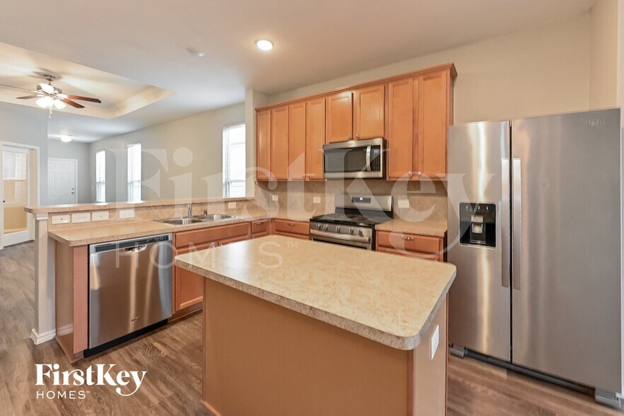 Building Photo - 14711 Myrtle Point Dr