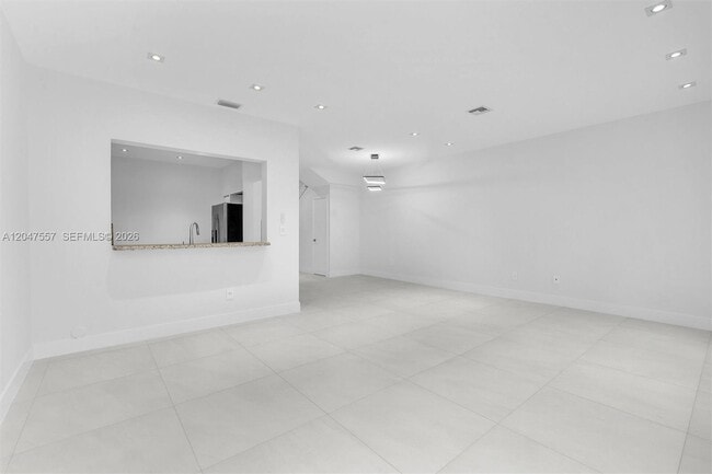 Building Photo - 21391 Marina Cove Cir