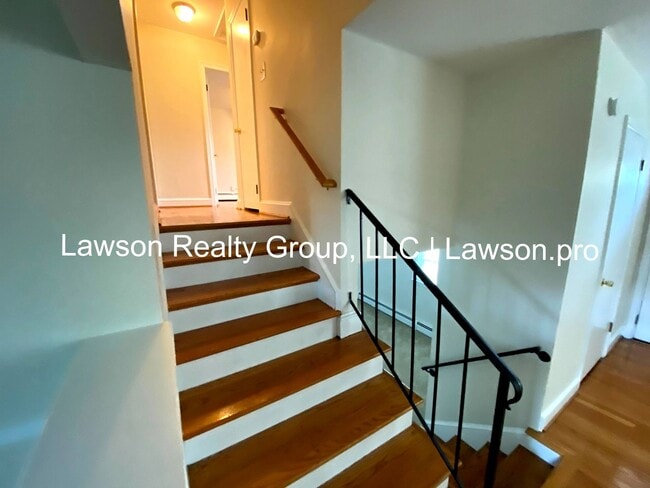 Building Photo - 1706 Glendon Rd