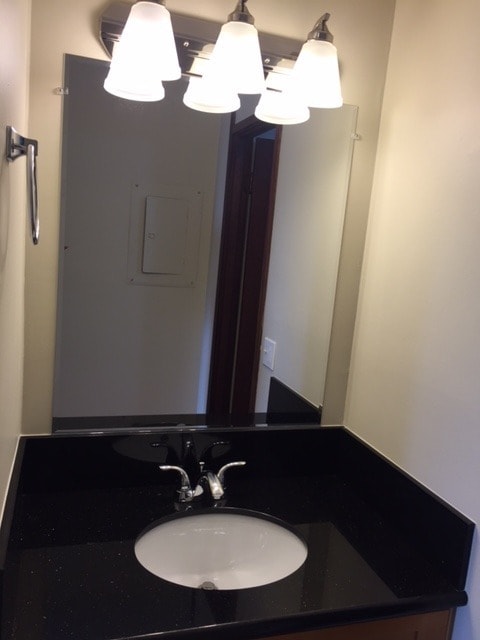Building Photo - Newly Renovated! Punahou Area
