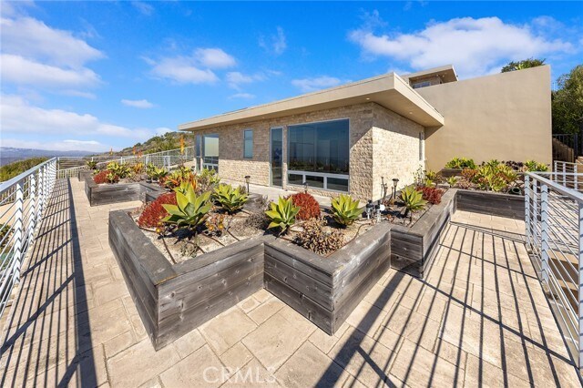 Building Photo - 3355 Alta Laguna Blvd