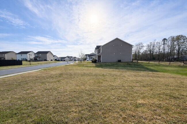 Building Photo - 12881 Clydesdale Dr