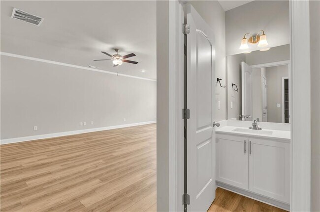 Building Photo - 1486 Fern Ridge Ln