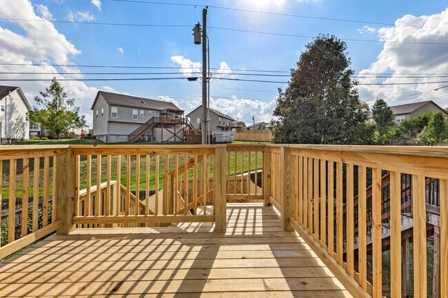 Building Photo - 412 John Sutherland Dr