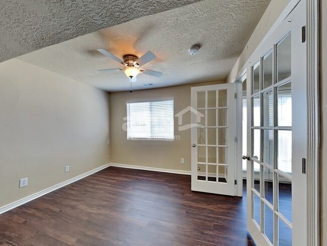 Building Photo - 1121 N 600 E