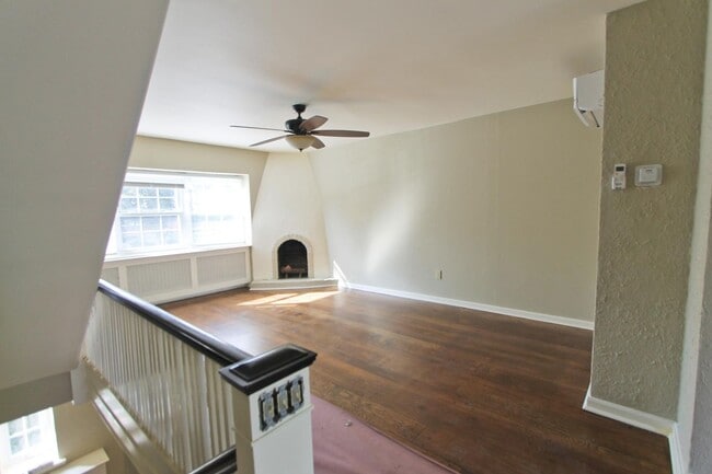 Building Photo - 346 Meehan Ave