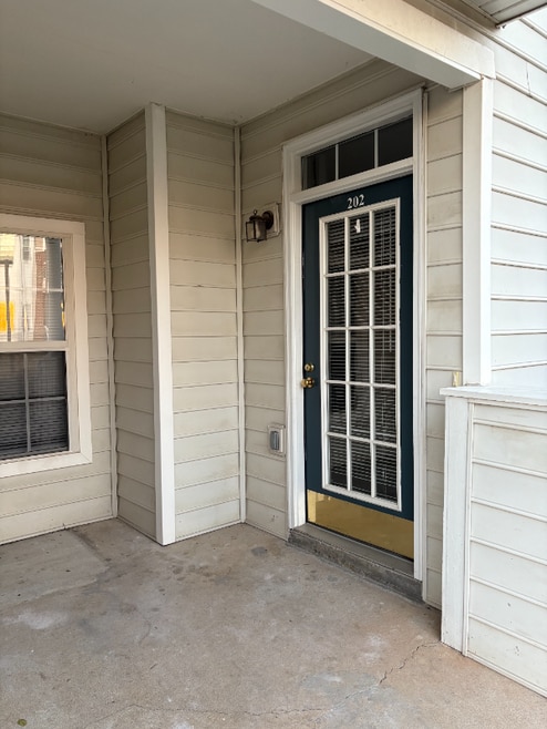 Building Photo - 1005 Weybridge Ct