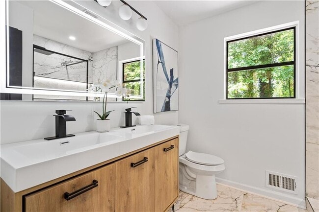 Building Photo - 1249 N Lea Ct SE