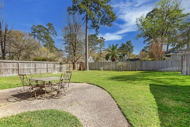 Building Photo - 6503 Hickorycrest Dr