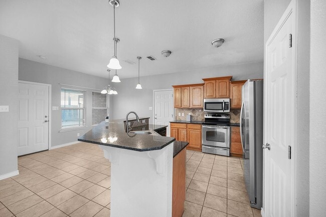 Building Photo - 1121 Laredo Dr