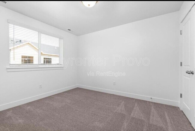 Building Photo - 909 N 1300 E