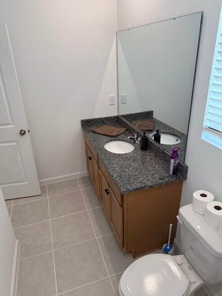 Building Photo - 536 Green Tracker Ave