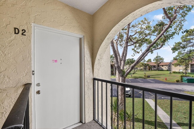 Building Photo - 511 Shady Pine Way