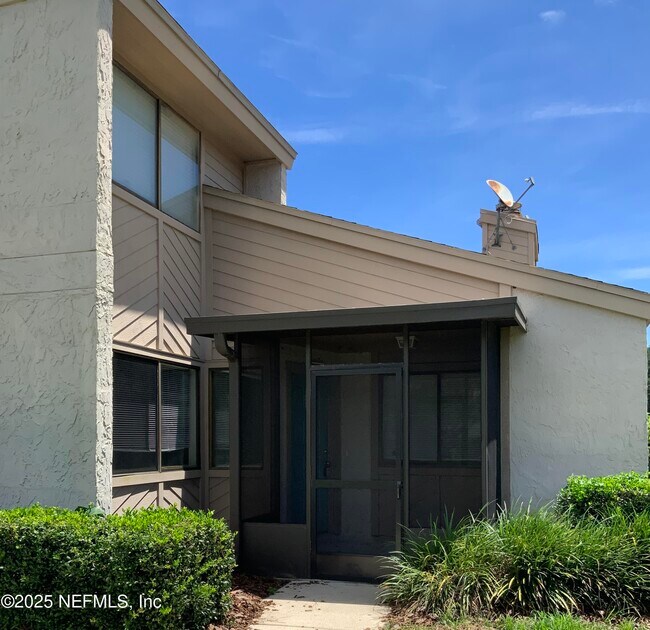 Building Photo - 2124 Sea Hawk Dr