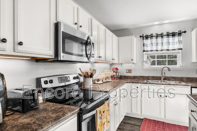 Building Photo - 367 Crane Way