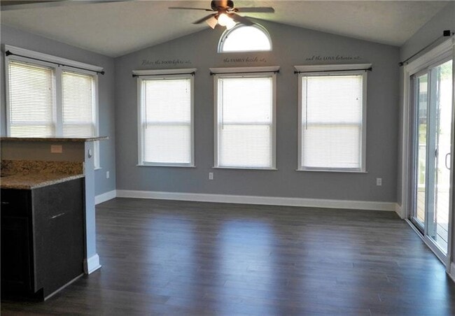Building Photo - 1345 Sandstone Dr