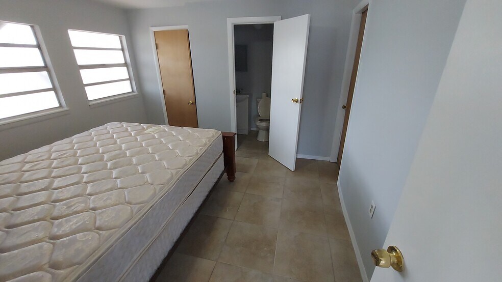 bedroom - 3218 24th St SW