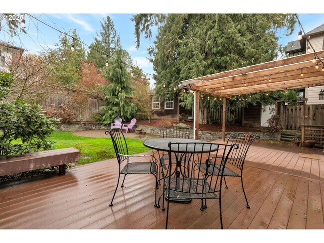 Building Photo - Gorgeous Executive Style Home in Southwest...