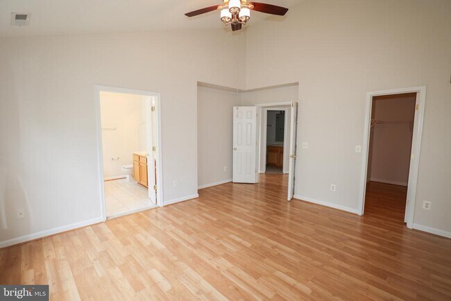 Building Photo - 18391 Sierra Springs Square