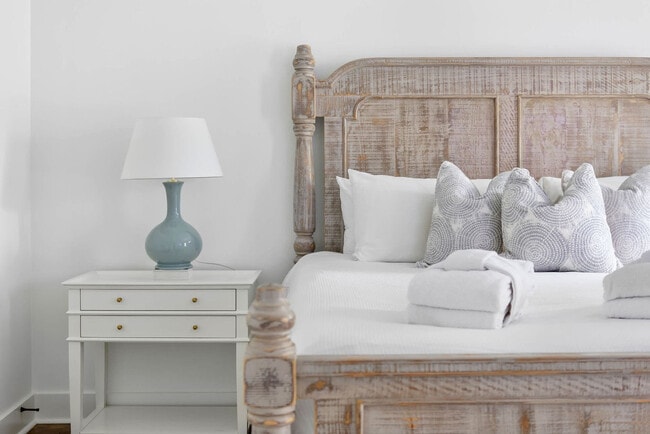 Building Photo - 80 East Royal Fern Way