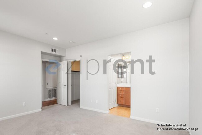 Building Photo - 482 Tristania Terrace