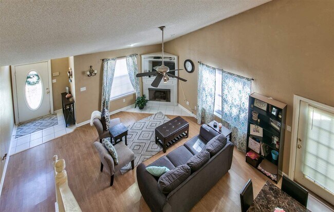 Building Photo - 2506 Golden Park Ln