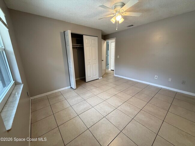 Building Photo - 324 Bay Ave