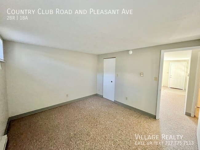 Building Photo - 605 Country Club Rd