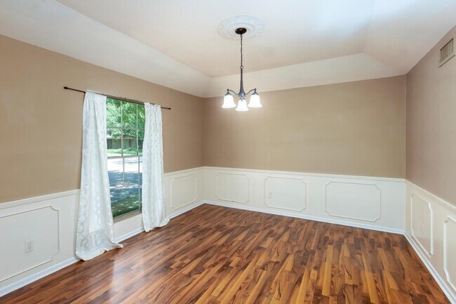 Building Photo - 1510 Belvedere Dr