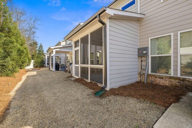 Building Photo - 440 Millsap Wy