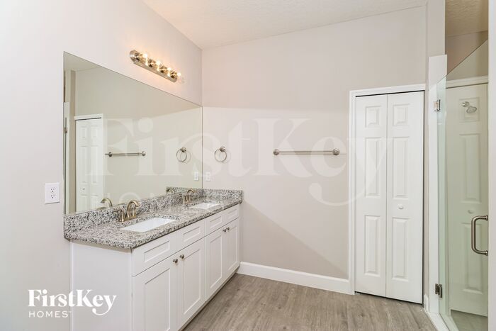 Building Photo - 1200 Cogan Dr