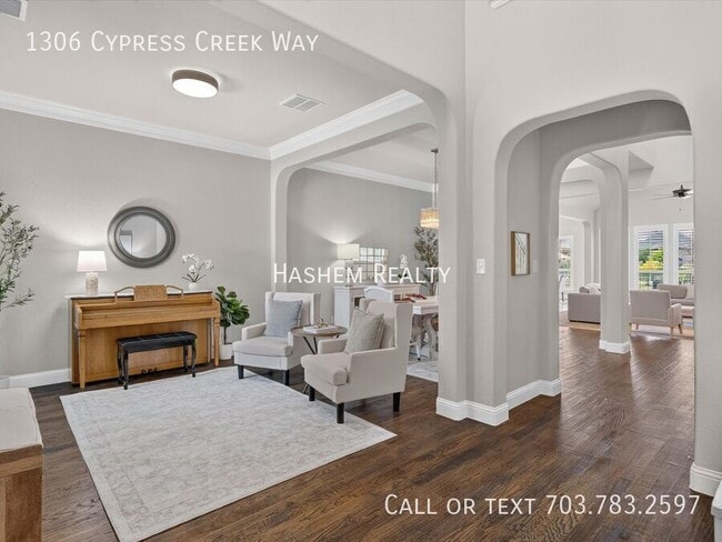 Building Photo - 1306 Cypress Creek Way