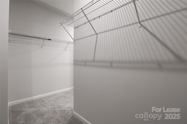 Building Photo - 526 Myrick Aly