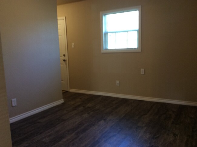 Building Photo - Available September 1st! Completely Update...