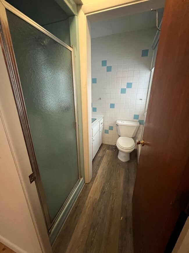 Building Photo - Spacious 3 Bedroom Home Available Septembe...