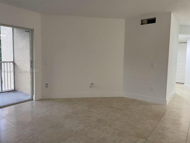 Building Photo - 410 S Park Rd