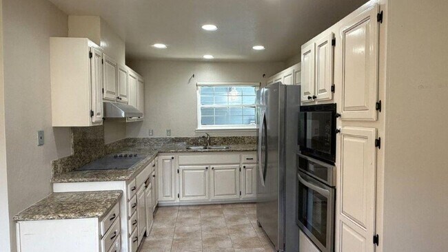 Building Photo - 3919 Almondwood Ct