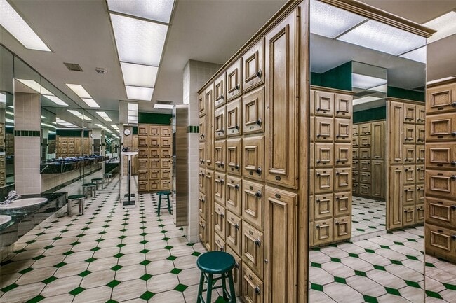 Building Photo - 5200 Keller Springs Rd