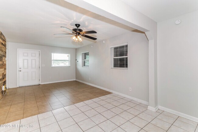 Building Photo - 2378 Lourdes Dr W