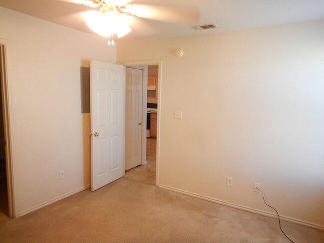 Building Photo - 2901 Cantabrian Dr