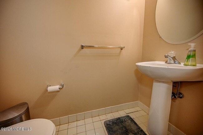 Building Photo - 319 Bernard Dr